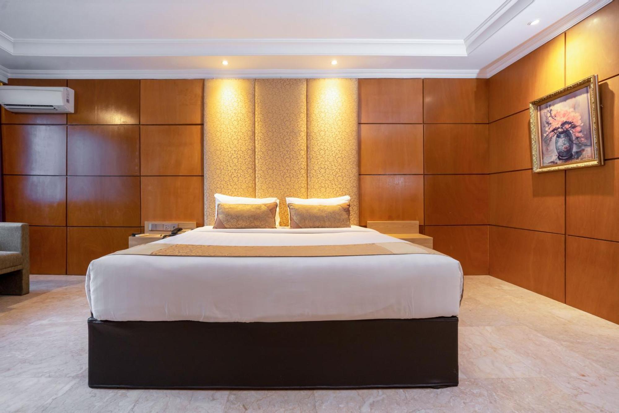 Hotel Bumi Senyiur Samarinda Esterno foto